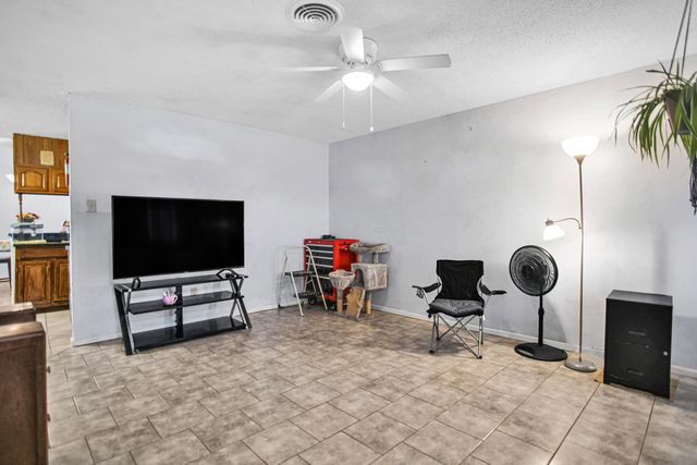 1810 E Colgate Street, Lubbock, TX 79403