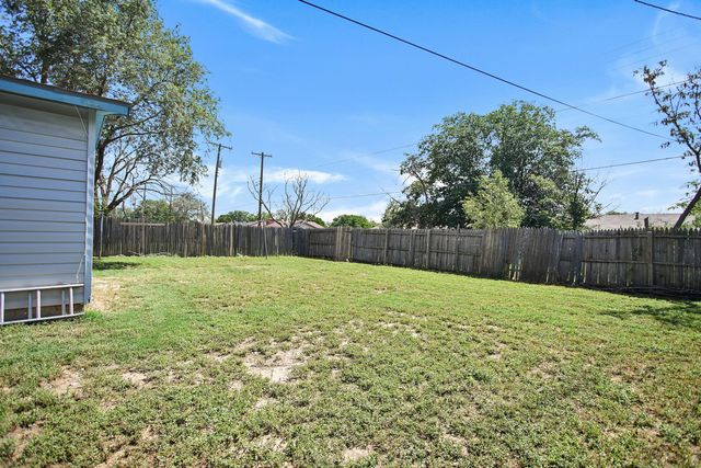 1810 E Colgate Street, Lubbock, TX 79403