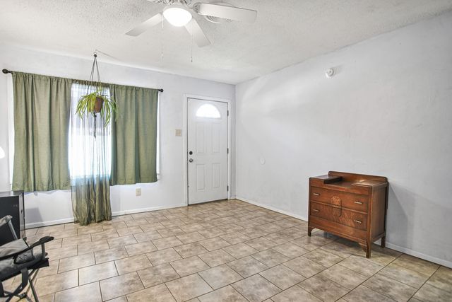 1810 E Colgate Street, Lubbock, TX 79403