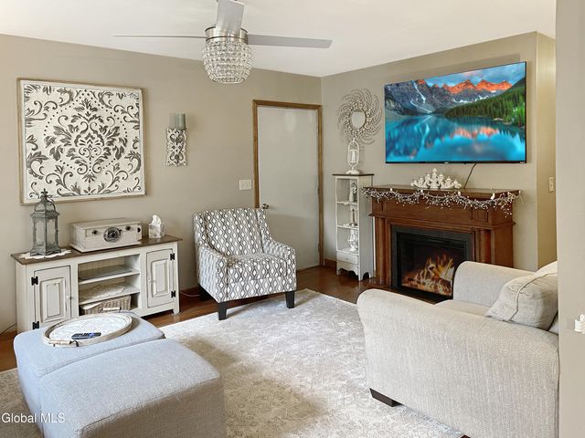 37 Stephanie Lane, Queensbury, NY 12804