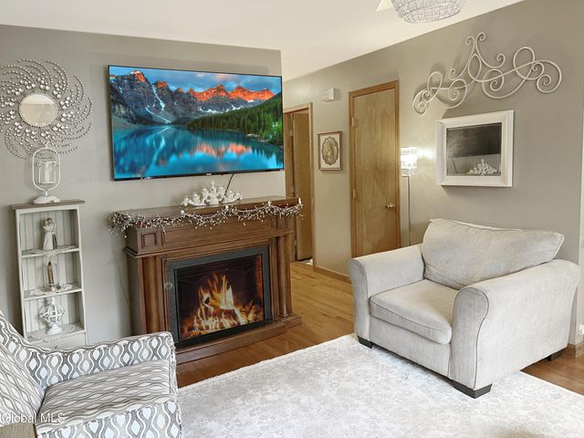 37 Stephanie Lane, Queensbury, NY 12804