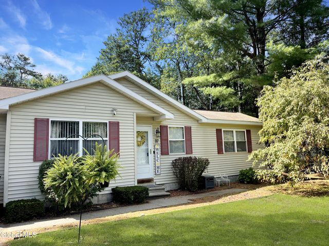 37 Stephanie Lane, Queensbury, NY 12804