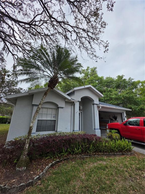 Image 2 of property listing at 10904 BROOKHAVEN DRIVE, New Port Richey, FL 34654