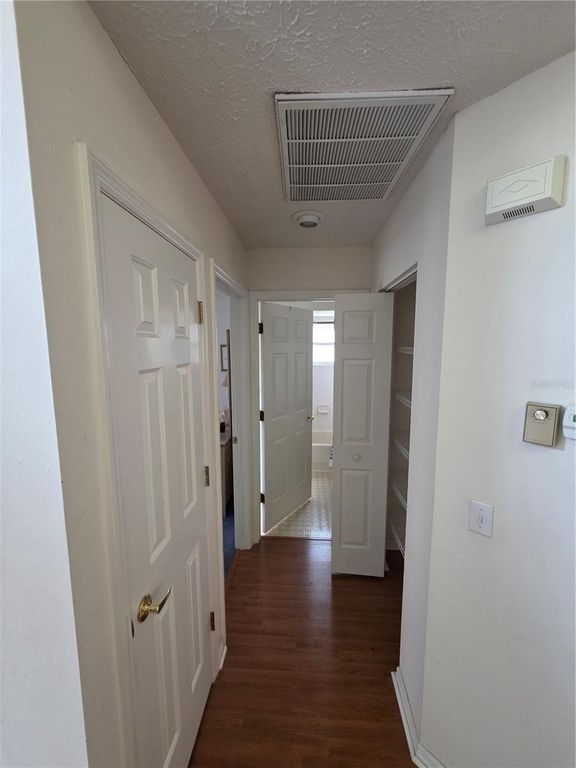 Image 6 of property listing at 10904 BROOKHAVEN DRIVE, New Port Richey, FL 34654