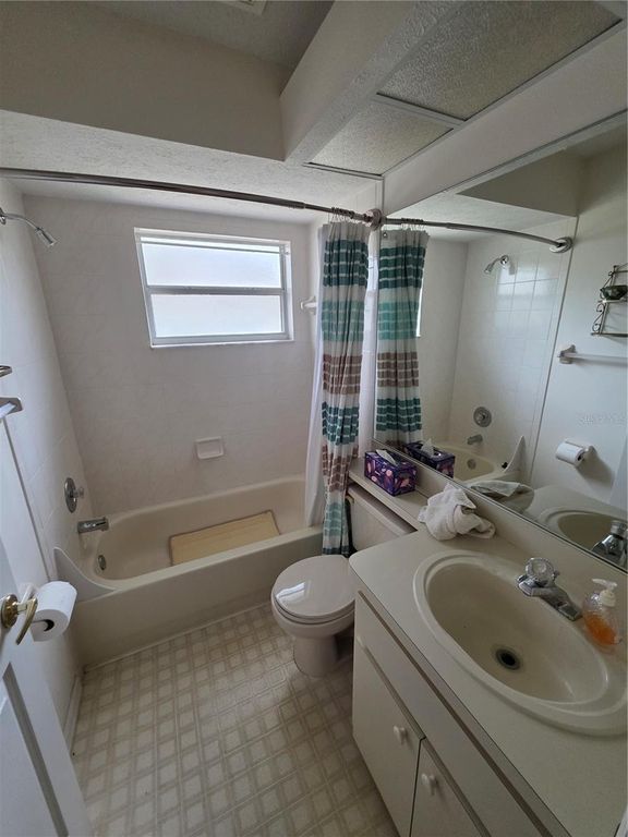 Image 8 of property listing at 10904 BROOKHAVEN DRIVE, New Port Richey, FL 34654