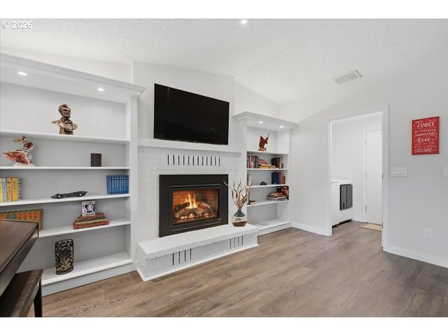 12003 Se 16TH Cir, Vancouver, WA 98683