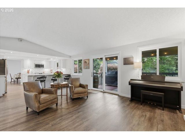 12003 Se 16TH Cir, Vancouver, WA 98683