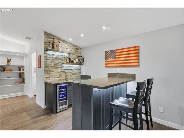 12003 Se 16TH Cir, Vancouver, WA 98683