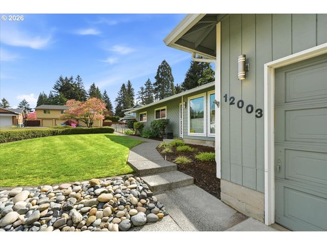 12003 Se 16TH Cir, Vancouver, WA 98683