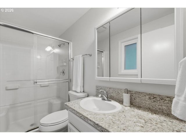 12003 Se 16TH Cir, Vancouver, WA 98683