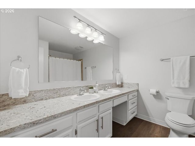 12003 Se 16TH Cir, Vancouver, WA 98683