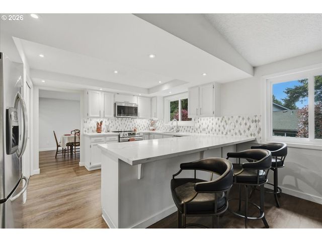 12003 Se 16TH Cir, Vancouver, WA 98683