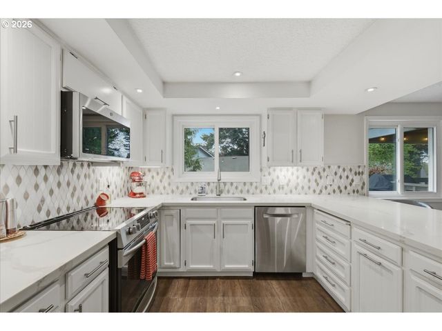 12003 Se 16TH Cir, Vancouver, WA 98683