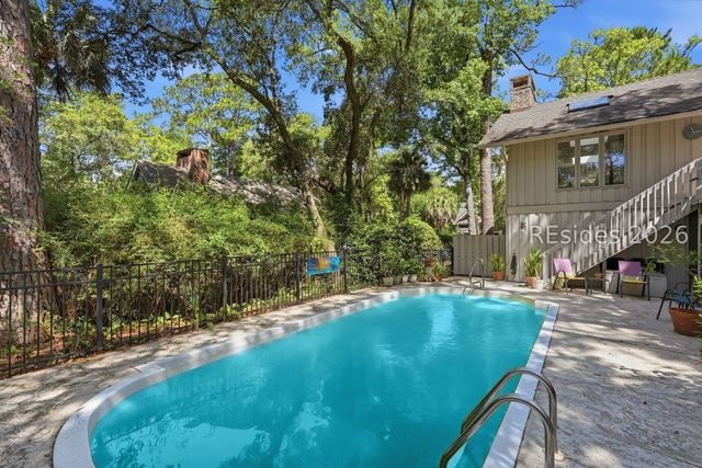 18 Canvasback Rd, Hilton Head Island, SC 29928