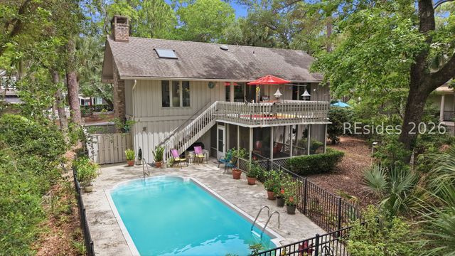 18 Canvasback Rd, Hilton Head Island, SC 29928
