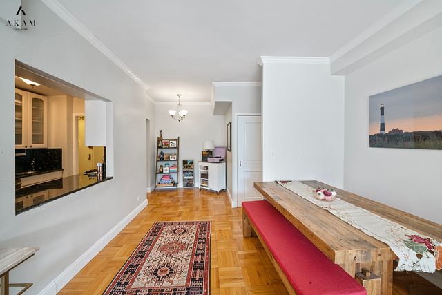 220 E 54th St Apt 12H, New York City, NY 10022