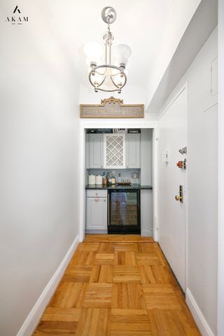 220 E 54th St Apt 12H, New York City, NY 10022