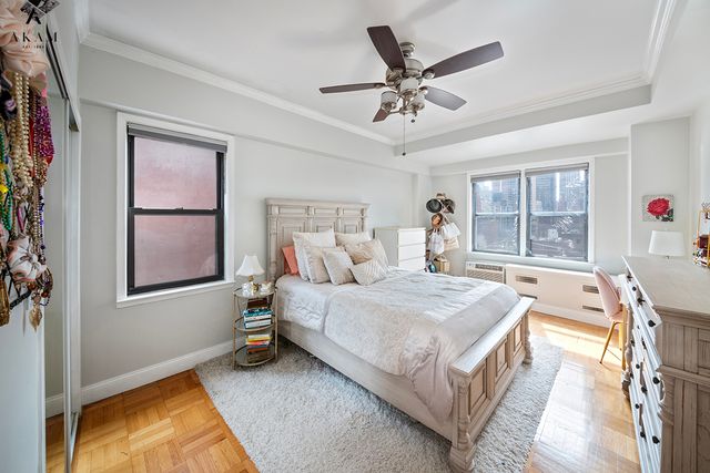 220 E 54th St Apt 12H, New York City, NY 10022