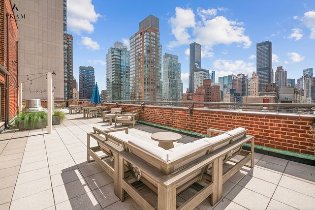 220 E 54th St Apt 12H, New York City, NY 10022