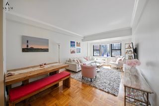 220 E 54th St Apt 12H, New York City, NY 10022