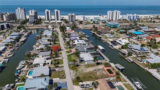 207 Ibis ST, Fort Myers Beach, FL 33931
