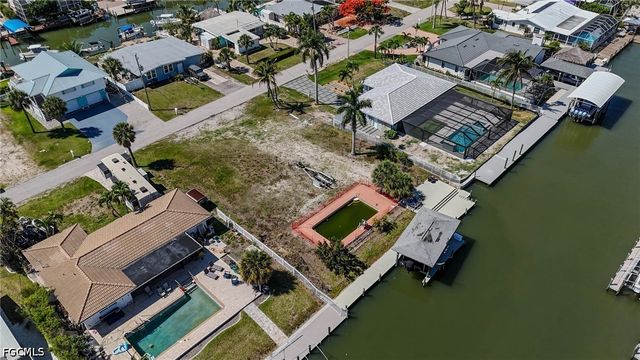 207 Ibis ST, Fort Myers Beach, FL 33931