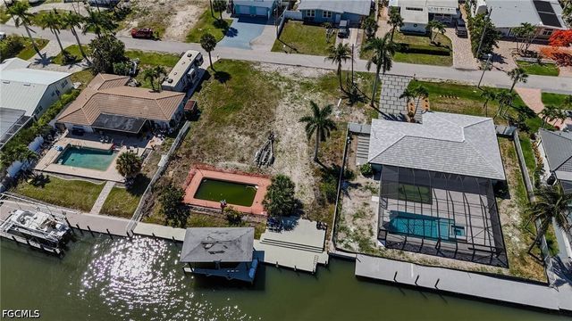207 Ibis ST, Fort Myers Beach, FL 33931