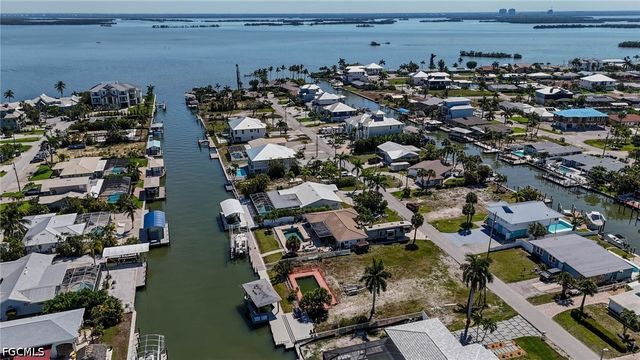 207 Ibis ST, Fort Myers Beach, FL 33931