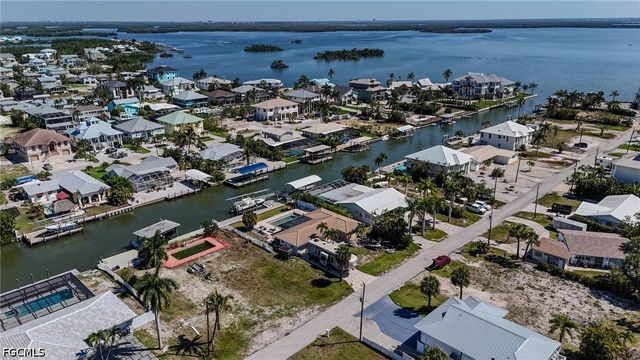 207 Ibis ST, Fort Myers Beach, FL 33931