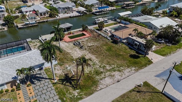 207 Ibis ST, Fort Myers Beach, FL 33931