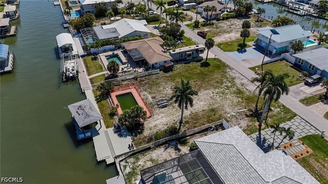207 Ibis ST, Fort Myers Beach, FL 33931
