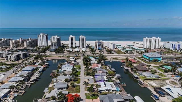 207 Ibis ST, Fort Myers Beach, FL 33931