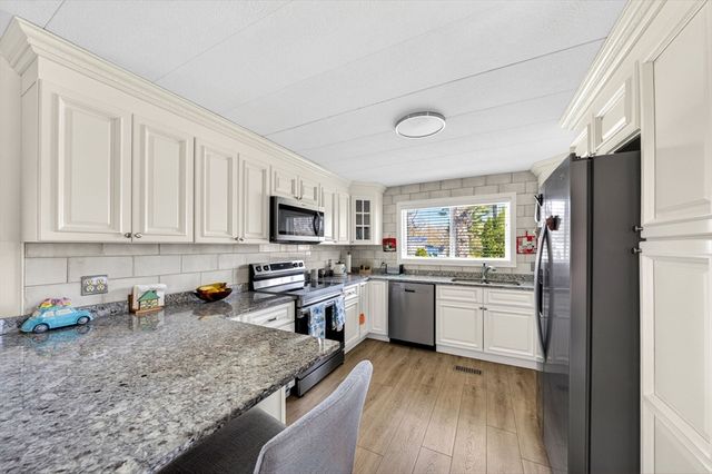 19 Timber Lane, Wareham, MA 02576