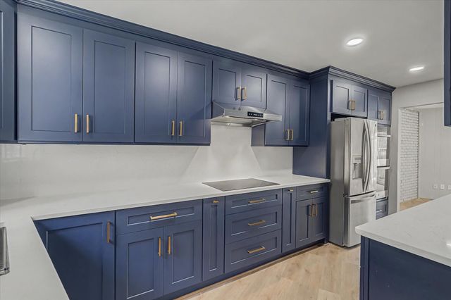 13198 Trail Hollow Drive 3198, Houston, TX 77079