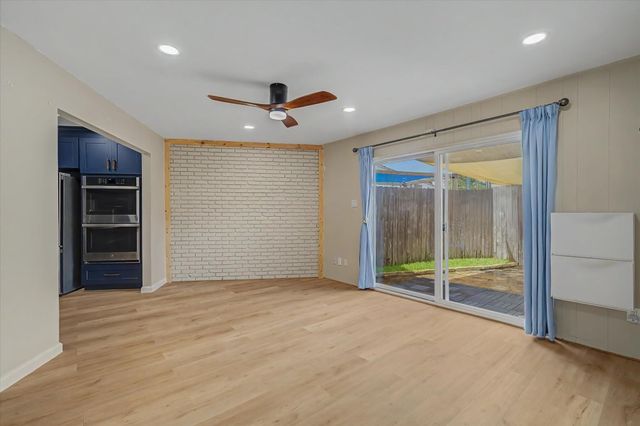 13198 Trail Hollow Drive 3198, Houston, TX 77079