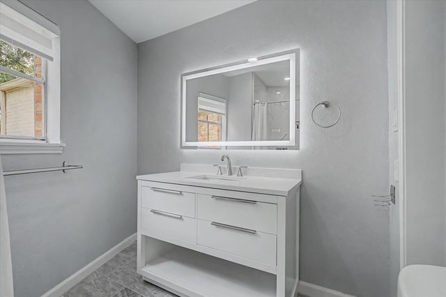 13198 Trail Hollow Drive 3198, Houston, TX 77079