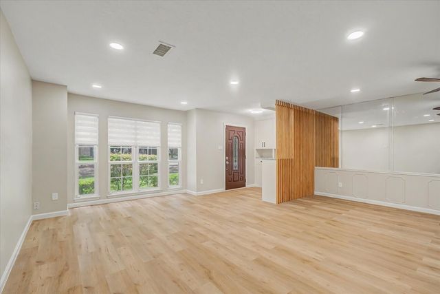 13198 Trail Hollow Drive 3198, Houston, TX 77079