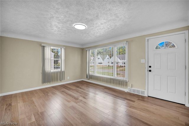 24940 Devoe Avenue, Euclid, OH 44123