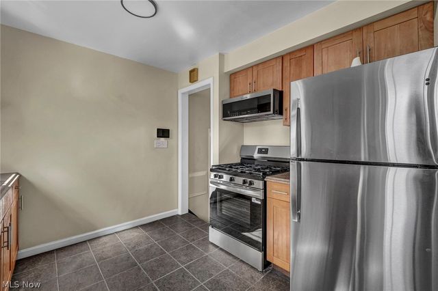 24940 Devoe Avenue, Euclid, OH 44123