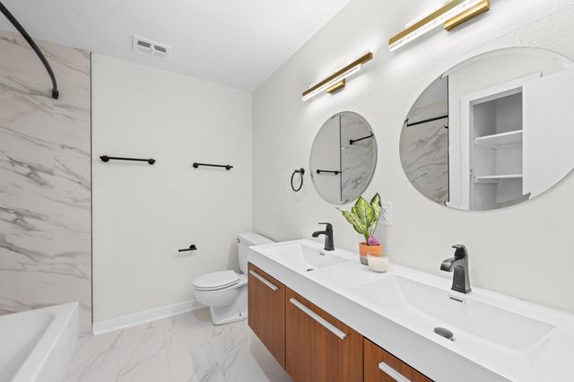 2012 Brun Street A, Houston, TX 77019