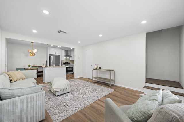 2012 Brun Street A, Houston, TX 77019