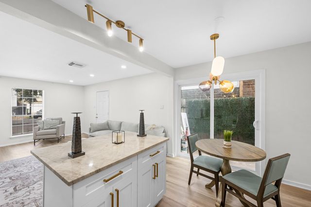 2012 Brun Street A, Houston, TX 77019