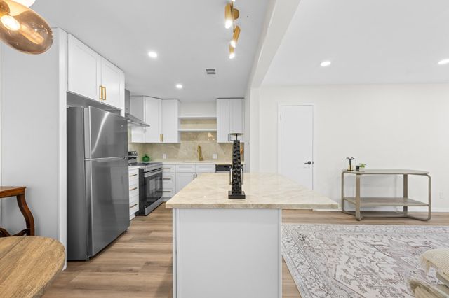 2012 Brun Street A, Houston, TX 77019