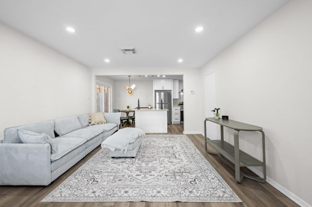 2012 Brun Street A, Houston, TX 77019