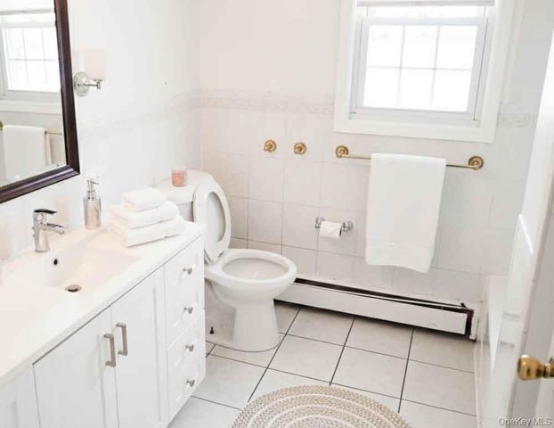 9 Merriewold Lane S, Monroe, NY 10950