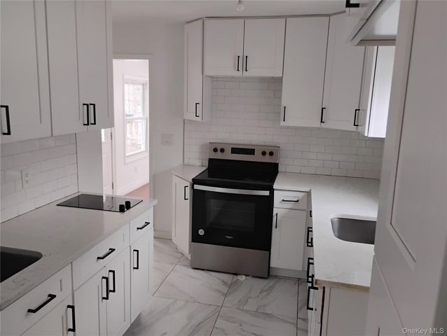 9 Merriewold Lane S, Monroe, NY 10950