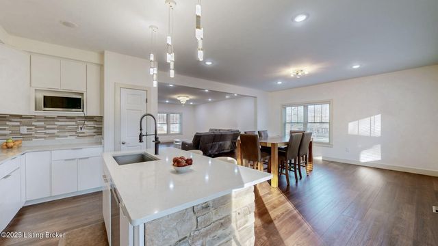 115 Sparks Dr, Brooks, KY 40109