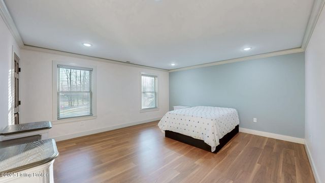 115 Sparks Dr, Brooks, KY 40109