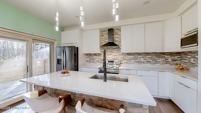 115 Sparks Dr, Brooks, KY 40109