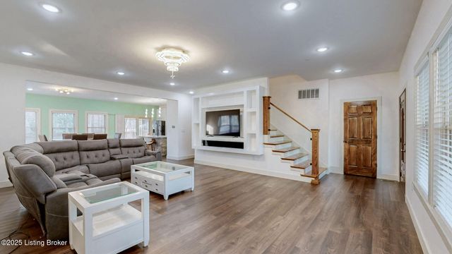 115 Sparks Dr, Brooks, KY 40109